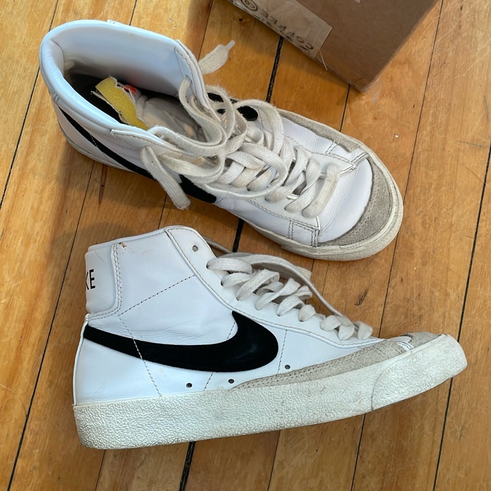Nike Blazers Like New 6.5W